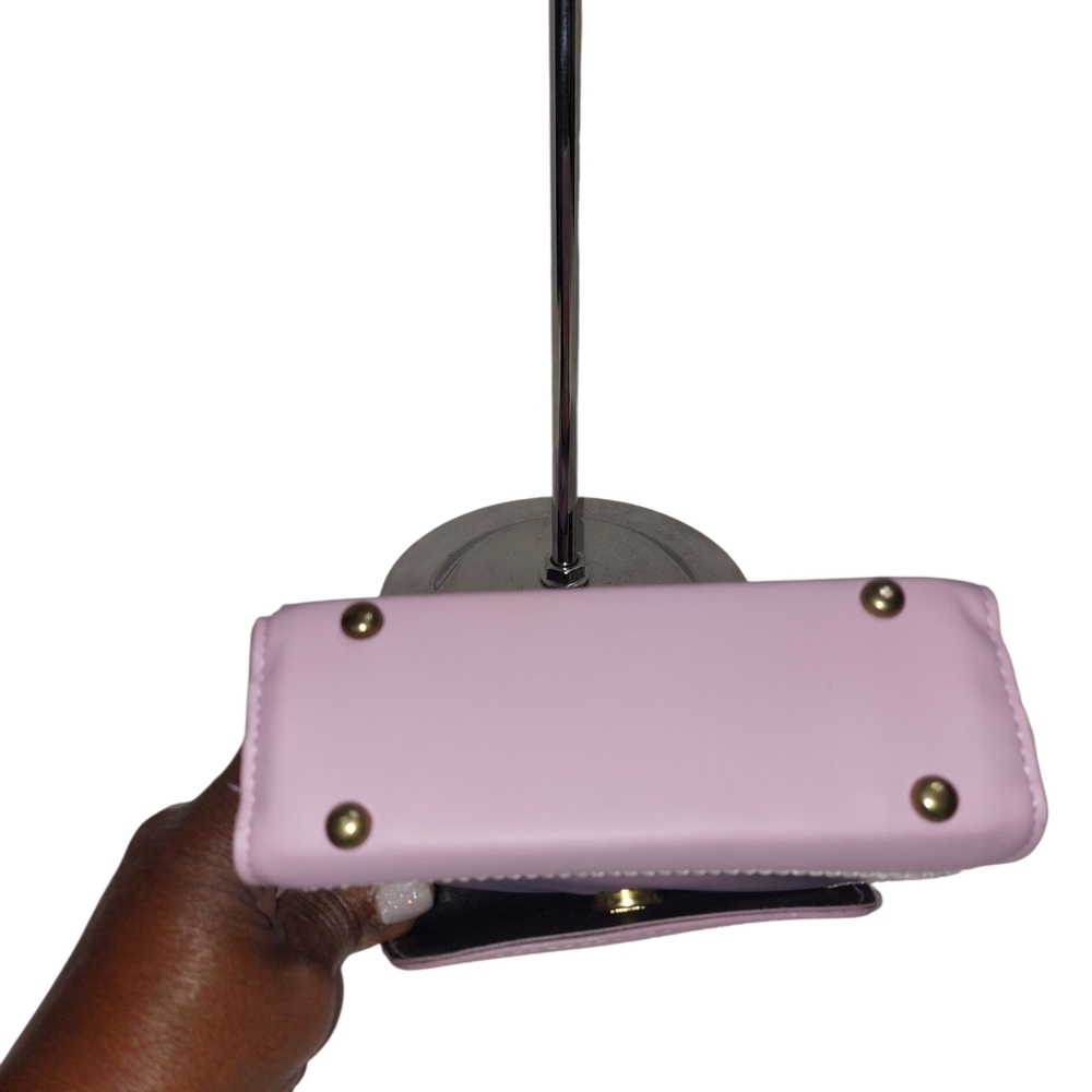 Lavender Handbag - Picture 4 of 7